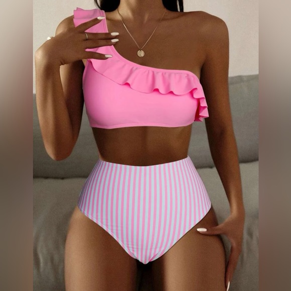 Other - CUTE TWO PIECE SWIMSUIT SIZE MEDIUM